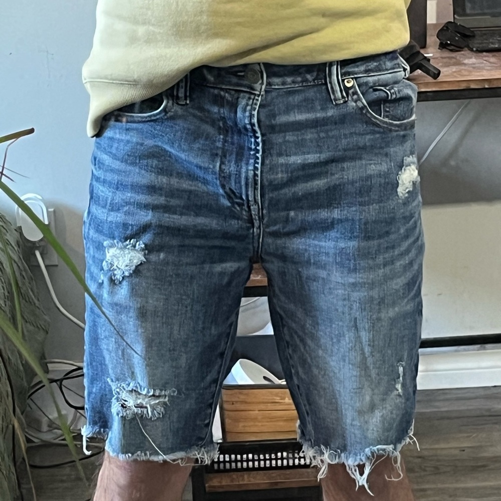 American Eagle distressed denim shorts